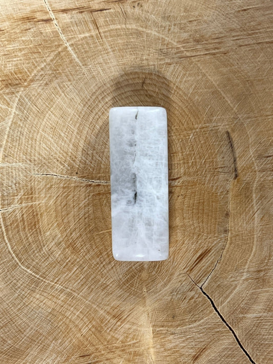Pierre de Lune n°3 (3,1cm x 1,1cm) - Solyluna Macramé