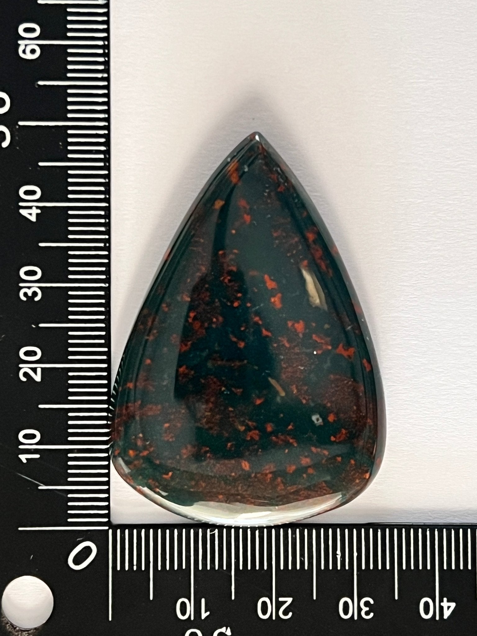 Pierre de Sang n°2 (4,7cm x 3,4cm) - Solyluna Macramé