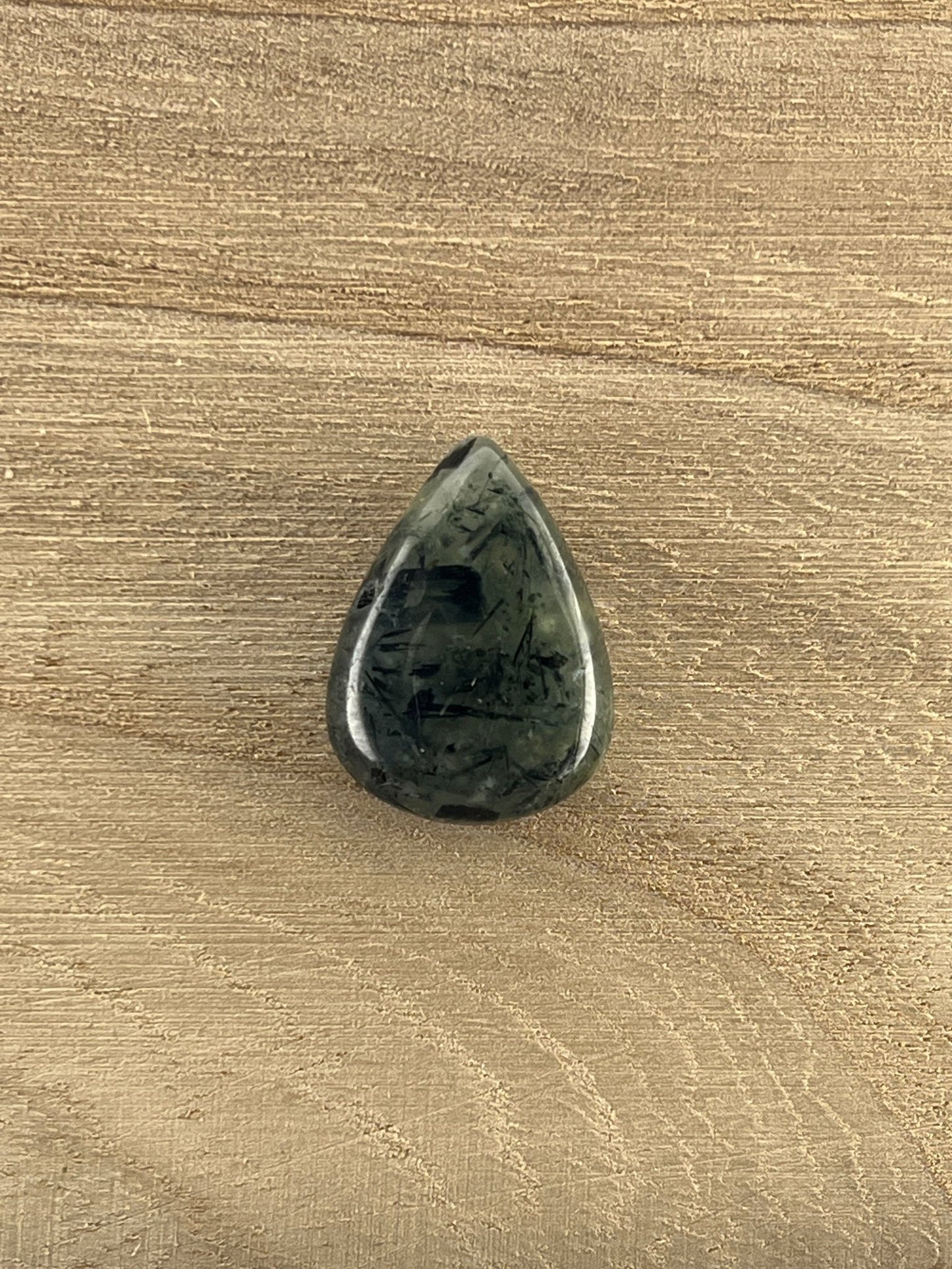 Préhnite Rutile n°4 (2,5cm x 1,7cm) - Solyluna Macramé