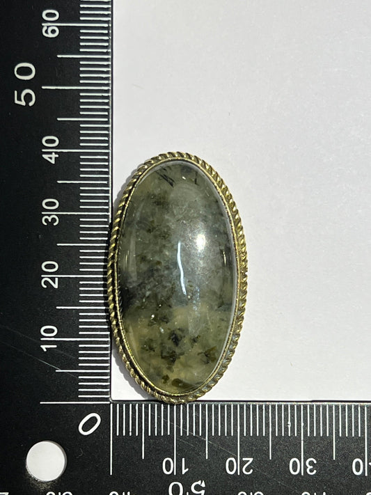 Préhnite Rutile sertie doré n°D3 (3,9cm x 2,1cm) - Solyluna Macramé