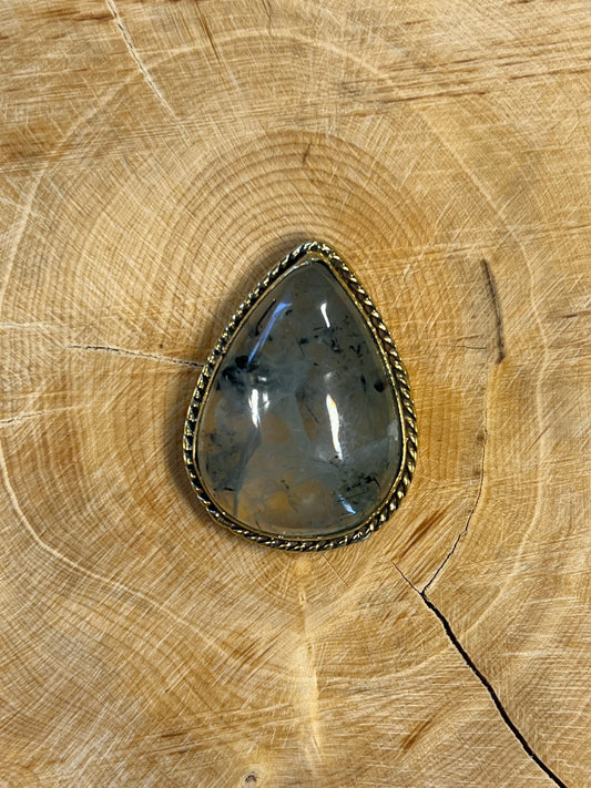 Préhnite Rutile sertie doré n°D5 (3,1cm x 2,1cm) - Solyluna Macramé