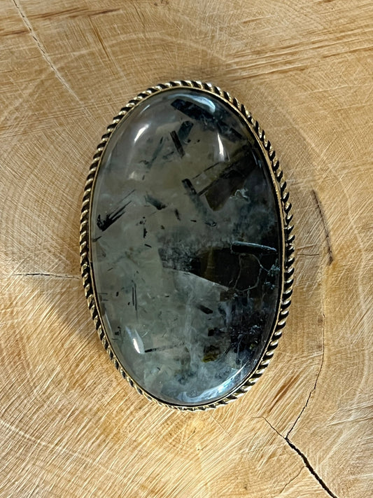 Préhnite Rutile sertie doré n°D5 (4,3cm x 2,9cm) - Solyluna Macramé