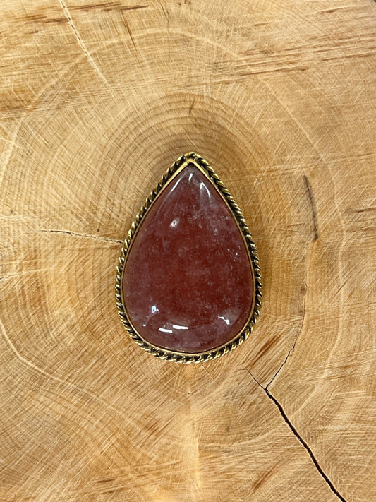 Quartz Fraise sertie doré n°D1 (3,3cm x 2,3cm) - Solyluna Macramé