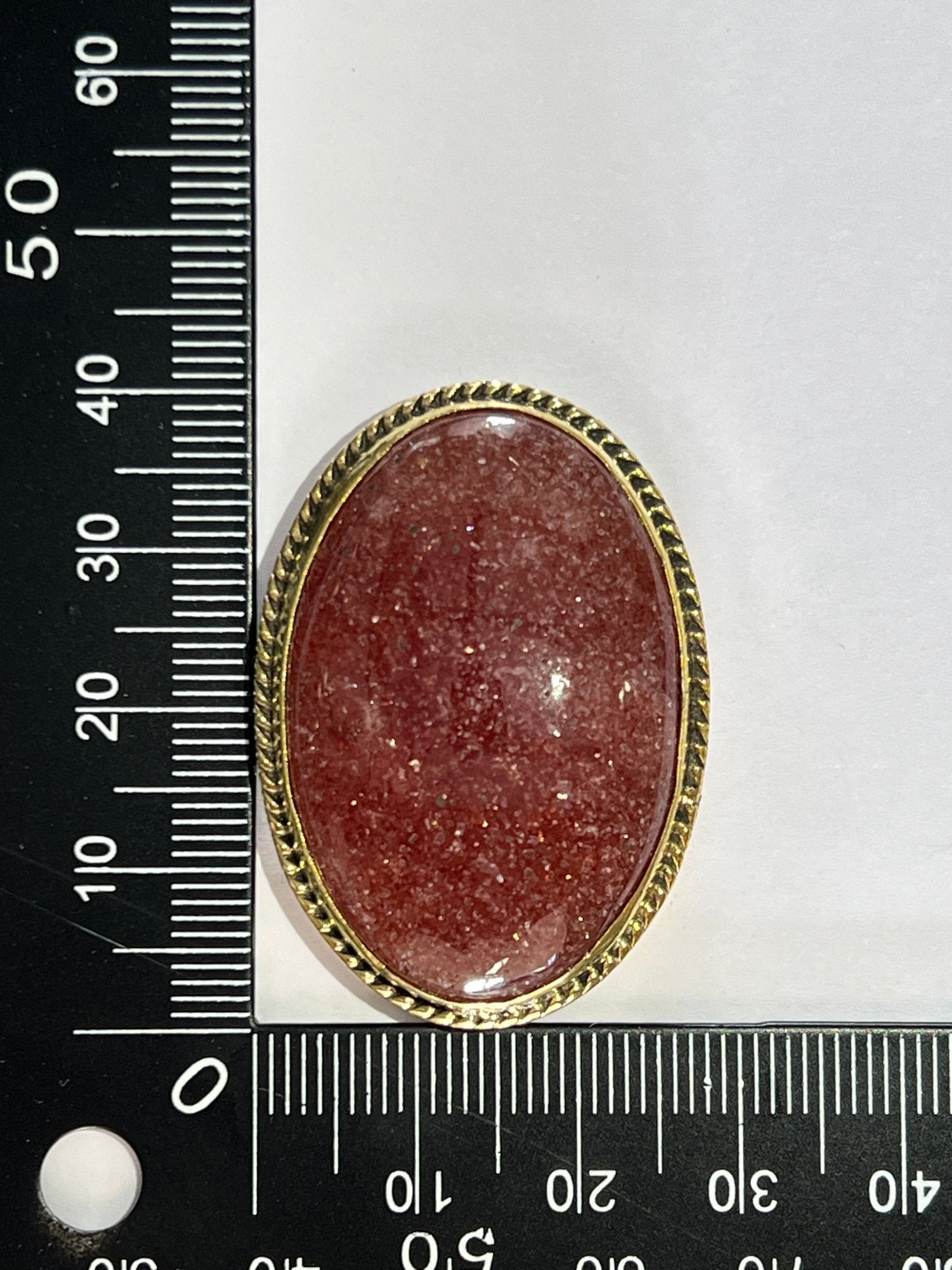 Quartz Fraise sertie doré n°D1 (4cm x 2,9cm) - Solyluna Macramé