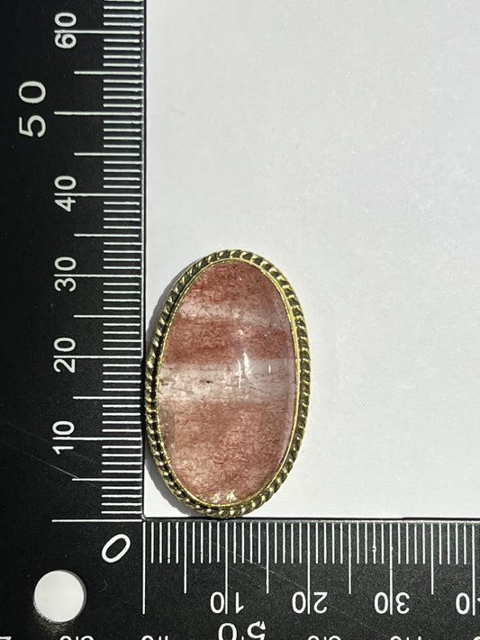 Quartz Fraise sertie doré n°D4 (3,3cm x 2,1cm) - Solyluna Macramé