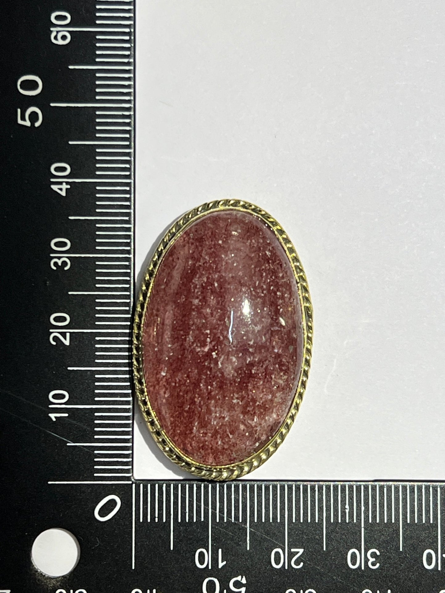 Quartz Fraise sertie doré n°D5 (3,7cm x 2,2cm) - Solyluna Macramé