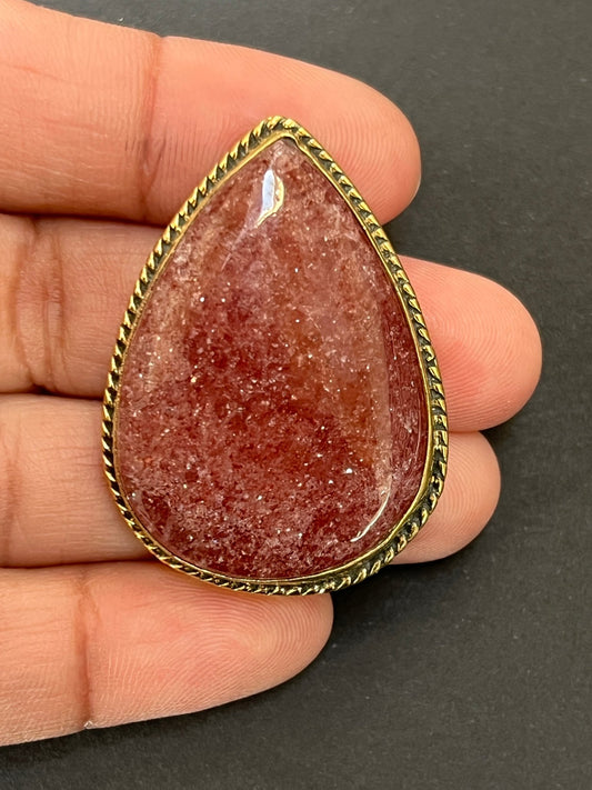 Quartz Fraise sertie doré n°D5 (4cm x 2,8cm) - Solyluna Macramé