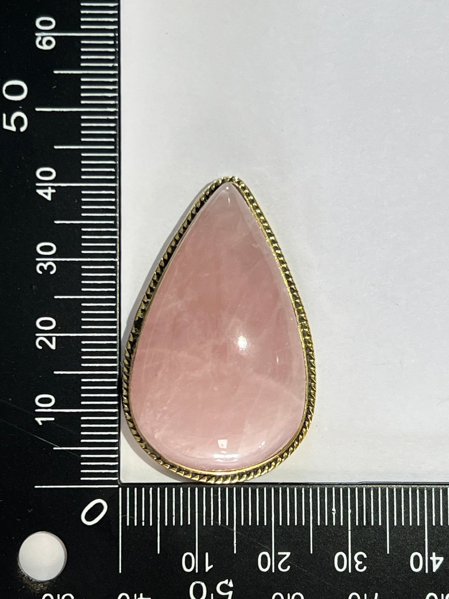 Quartz Rose sertie doré n°D2 (4,1cm x 2,6cm) - Solyluna Macramé