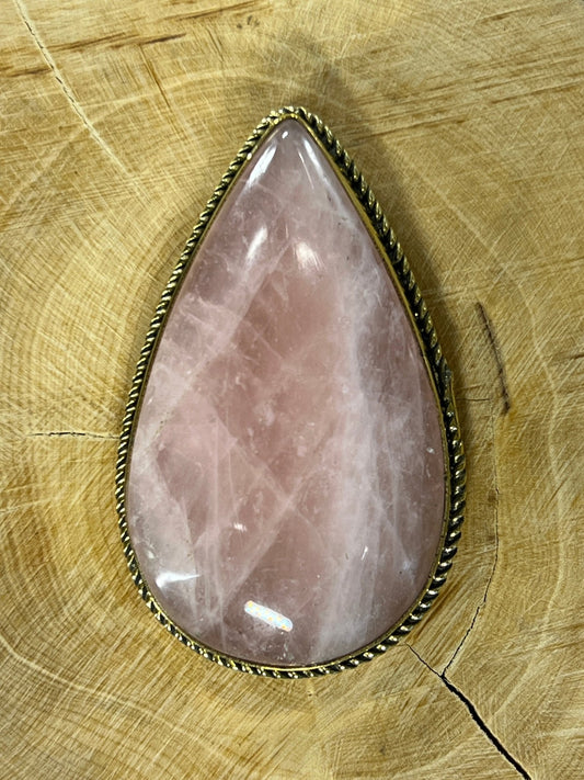 Quartz Rose sertie doré n°D2 (5cm x 3cm) - Solyluna Macramé