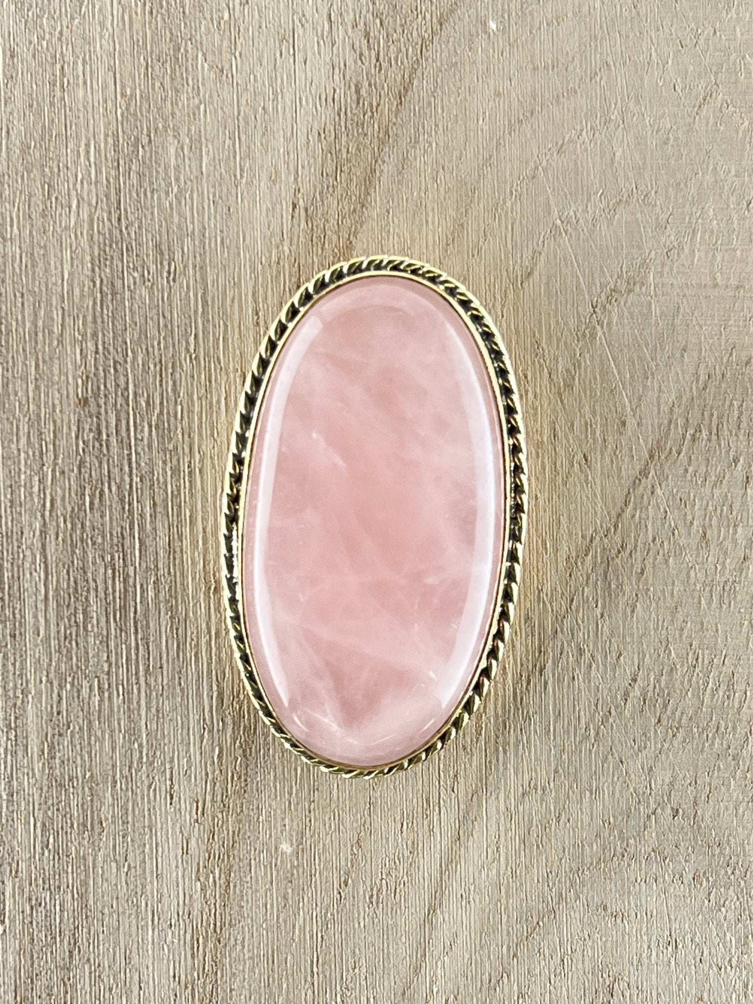 Quartz Rose sertie doré n°D3 (4cm x 2,4cm) - Solyluna Macramé