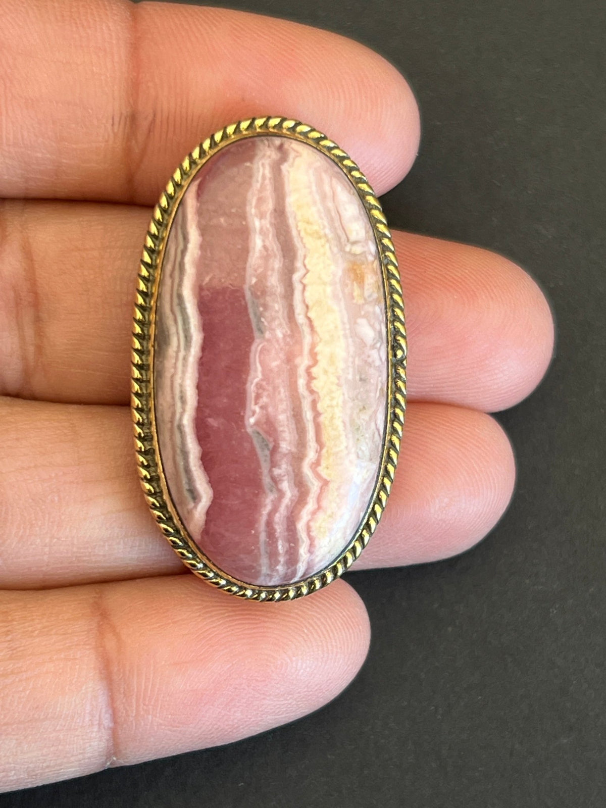 Rhodochrosite sertie doré n°D2 (3,6cm x 2cm) - Solyluna Macramé