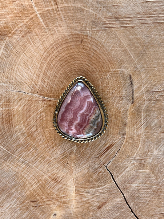 Rhodochrosite sertie doré n°D3 (2.1cm x 3.9cm) - Solyluna Macramé