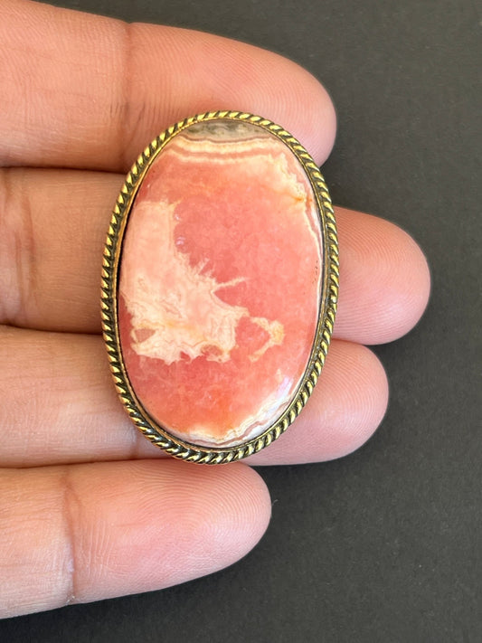 Rhodochrosite sertie doré n°D5 (3,5cm x 2,3cm) - Solyluna Macramé