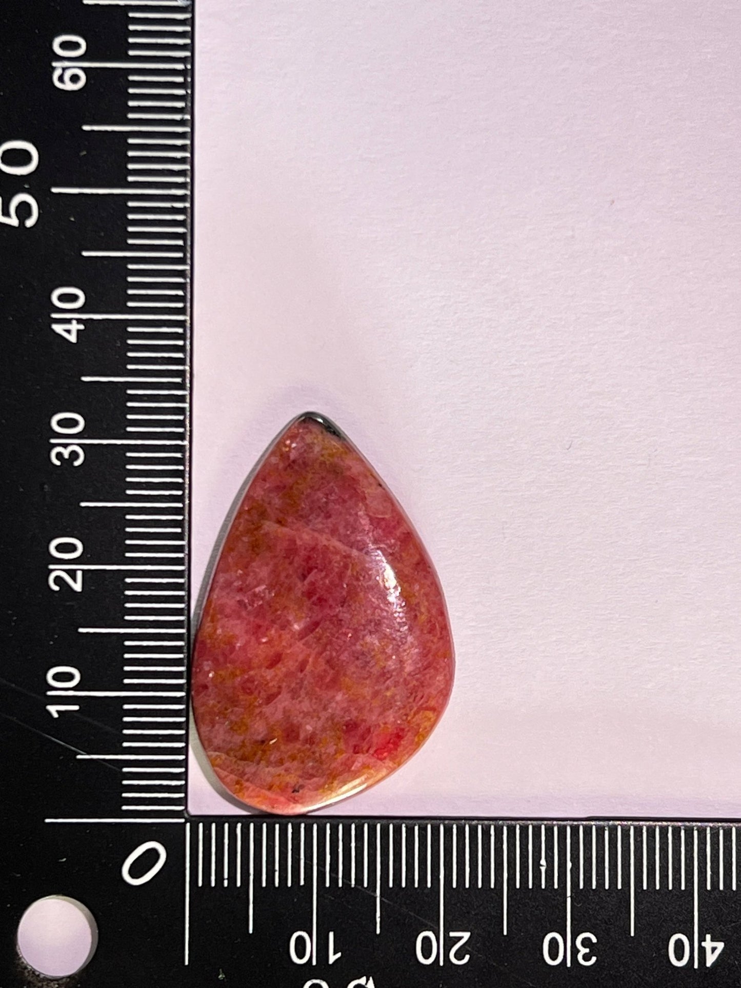 Rhodonite n°3 (3,1cm x 2,1cm) - Solyluna Macramé