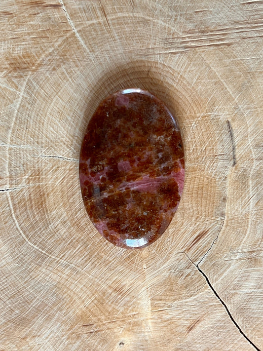 Rhodonite n°3 (3,6cm x 2,3cm) - Solyluna Macramé