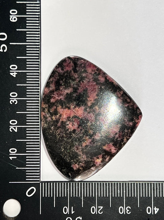 Rhodonite n°5 (4,6cm x 3,7cm) - Solyluna Macramé