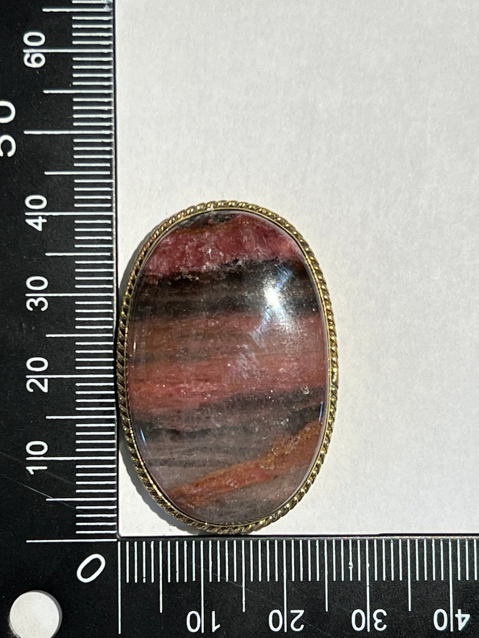 Rhodonite sertie doré n°D4 (4,1cm x 2,7cm) - Solyluna Macramé