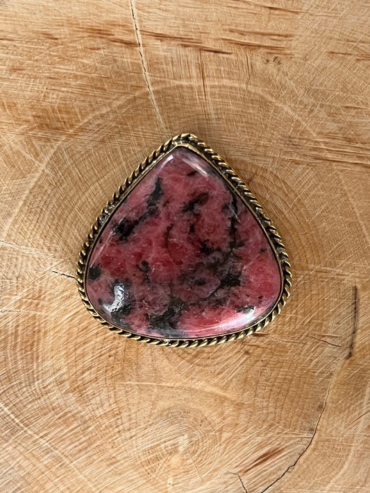 Rhodonite sertie doré n°D1 (2,8cm x 2,9cm) - Solyluna Macramé