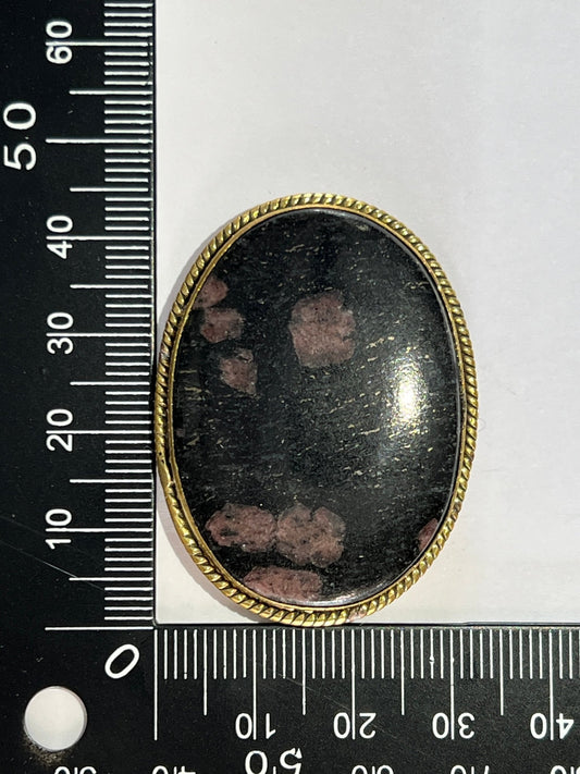 Rhodonite sertie doré n°D1 (4,4cm x 3,2cm) - Solyluna Macramé
