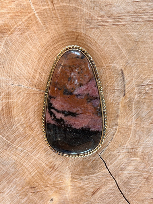 Rhodonite sertie doré n°D5 (4,1cm x 2,5cm) - Solyluna Macramé