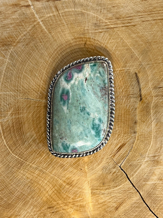 Rubis Fuschite sertie argenté n°A5 (3,4cm x 2,3cm) - Solyluna Macramé