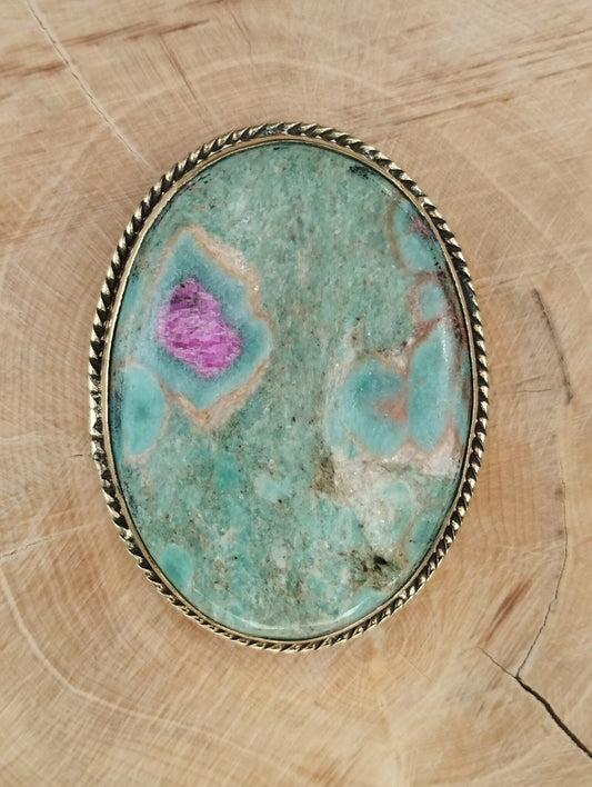 Rubis Fuschite sertie doré n°D2 (4,3cm x 3,3cm) - Solyluna Macramé