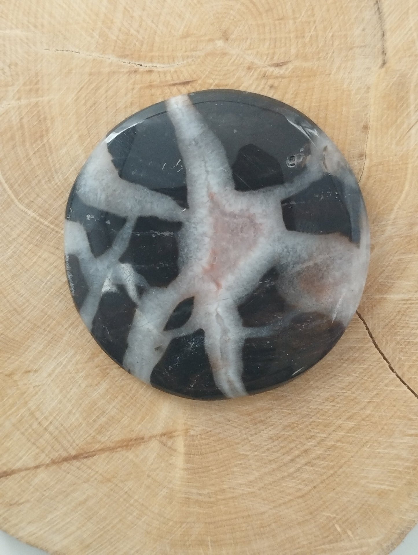 Septaria Noire n°2 (3,9 cm de diamètre) - Solyluna Macramé