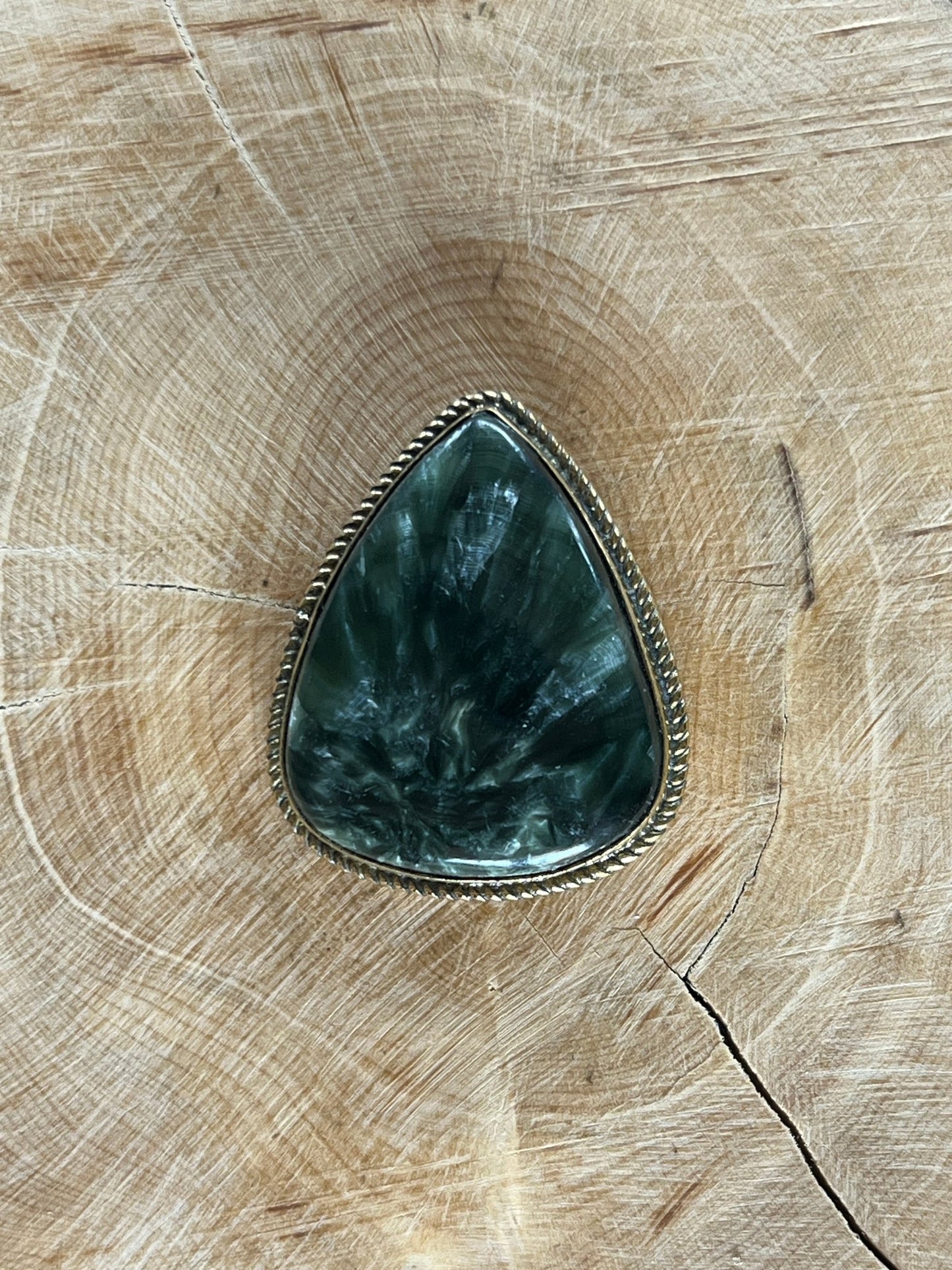 Séraphinite sertie doré n°D4 (3,1cm x 2,3cm) - Solyluna Macramé