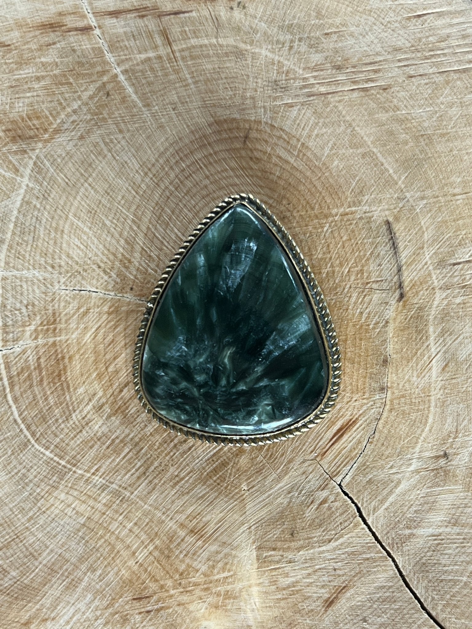 Séraphinite sertie doré n°D4 (3,1cm x 2,3cm) - Solyluna Macramé