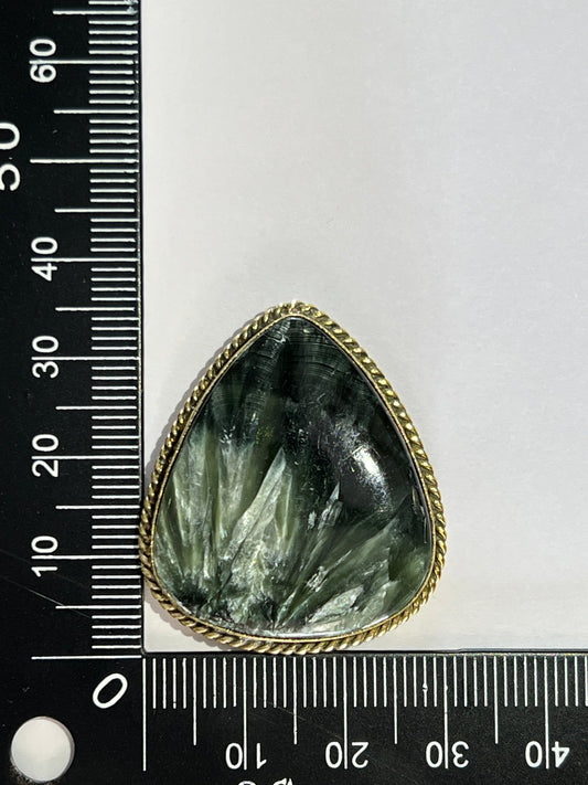 Séraphinite sertie doré n°D4 (4cm x 3,2cm) - Solyluna Macramé