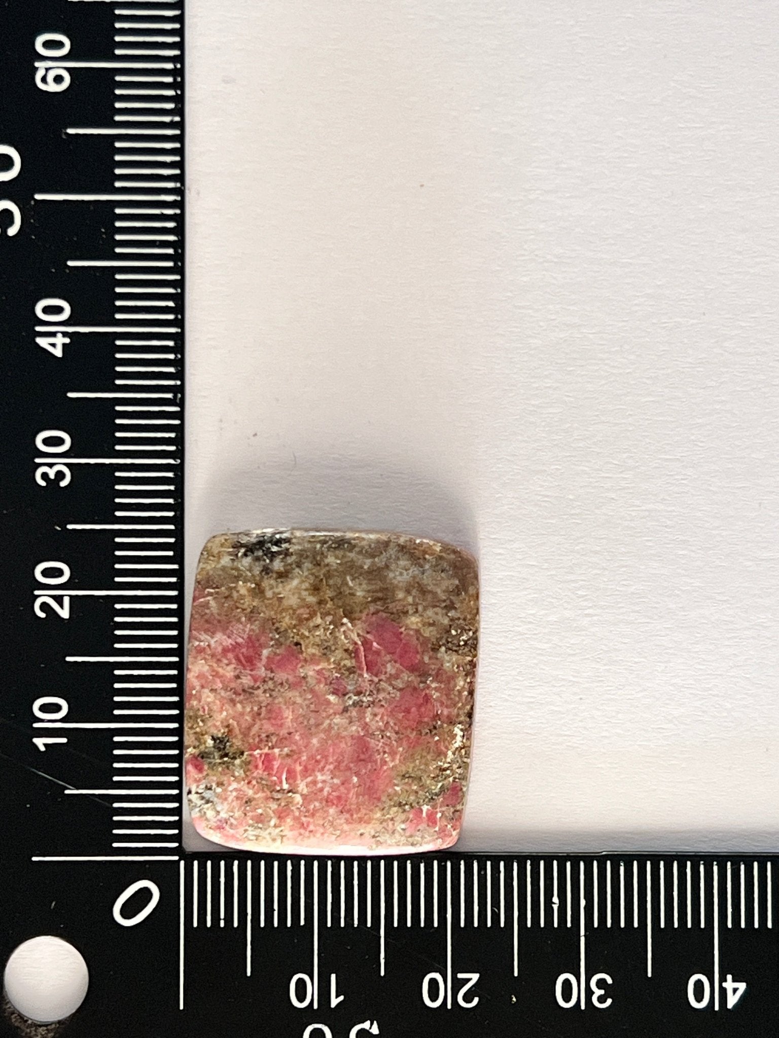 Thulite n°5 (2,4cm x 2,2cm) - Solyluna Macramé
