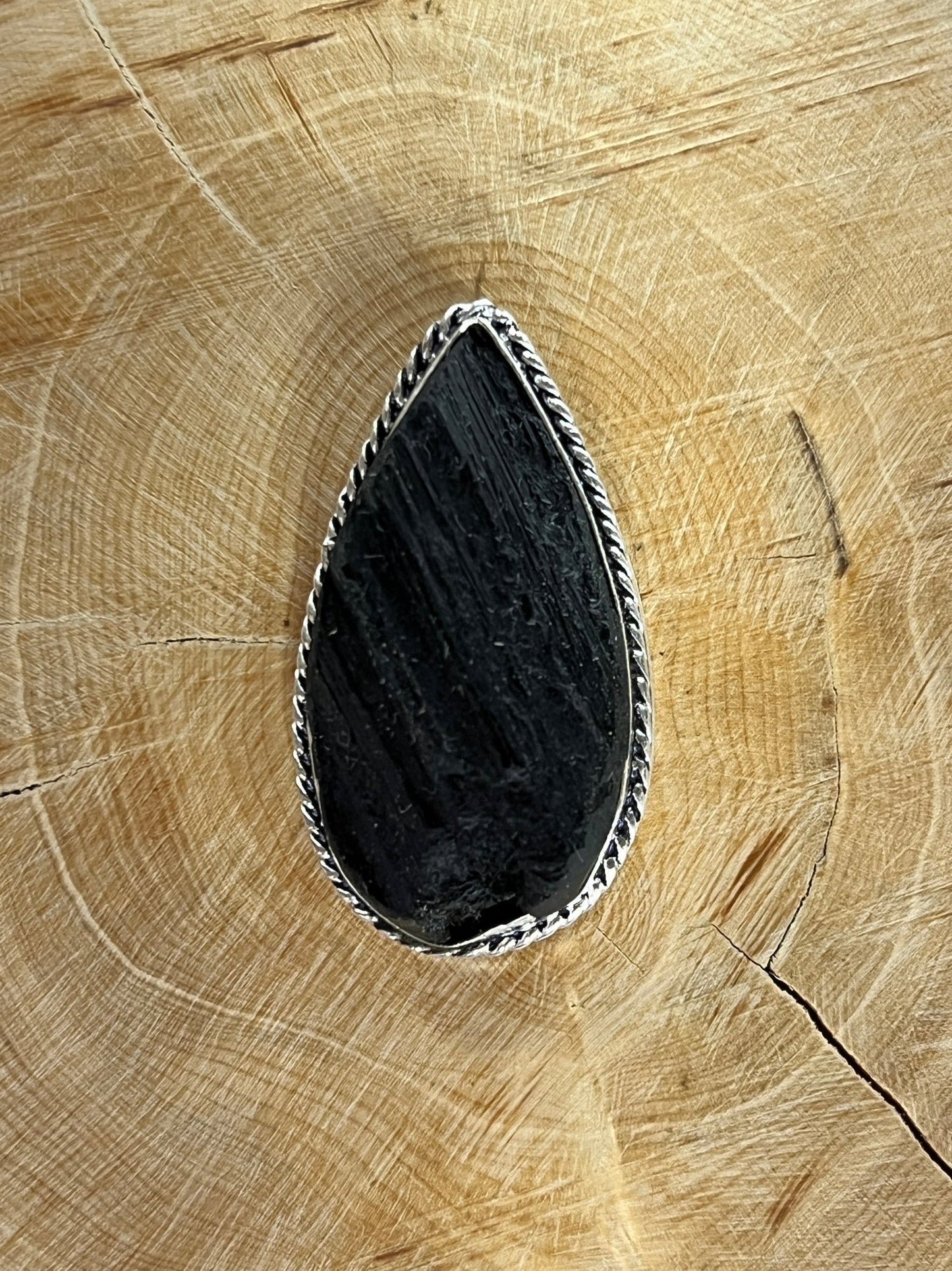 Tourmaline sertie argenté n°A5 (3,9cm x 2,2cm) - Solyluna Macramé
