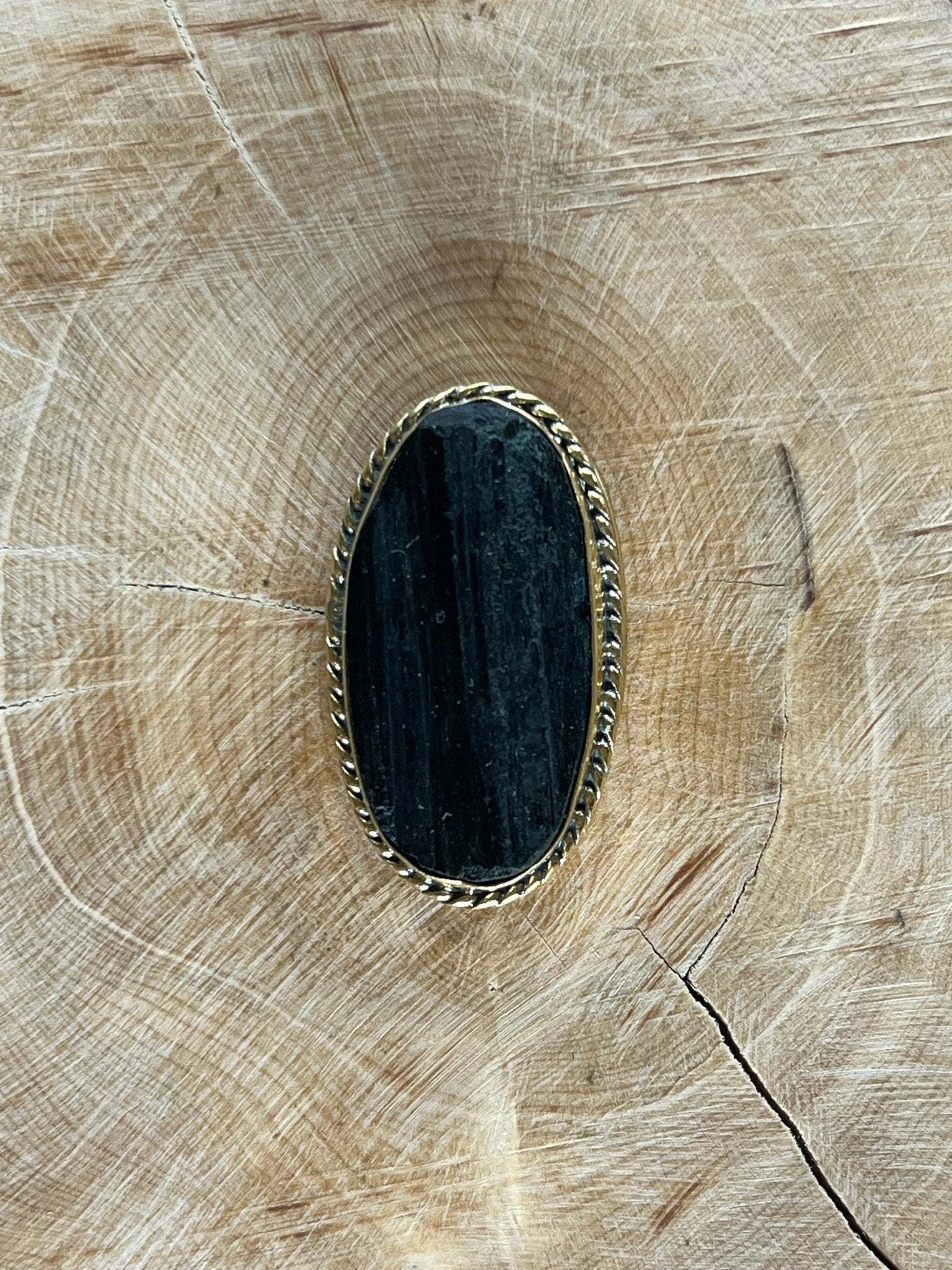 Tourmaline sertie doré n°D5 (3,3cm x 2cm) - Solyluna Macramé