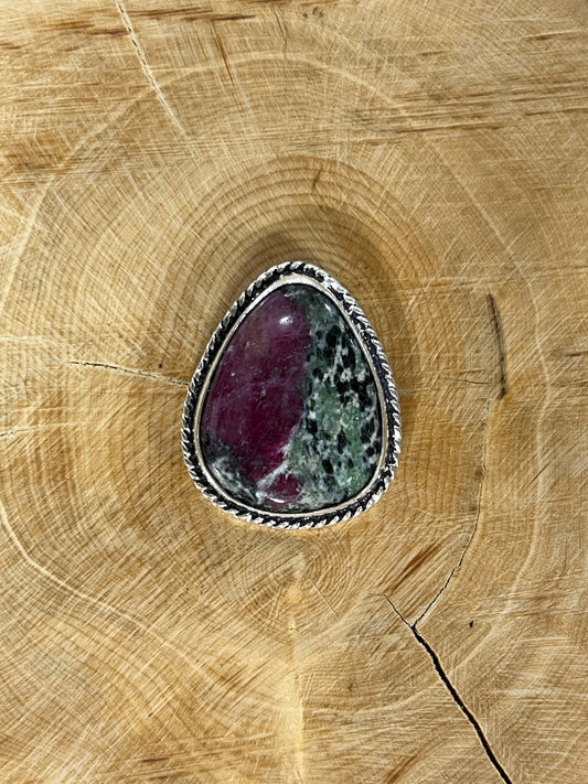 Zoïsite Rubis sertie argenté n°A4 (2,6cm x 2cm) - Solyluna Macramé