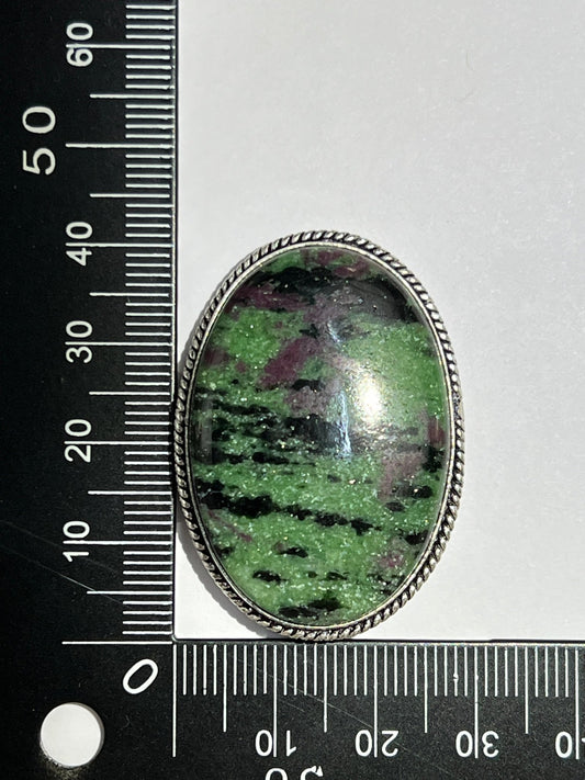 Zoïsite Rubis sertie argenté n°A5 (4cm x 2,8cm) - Solyluna Macramé