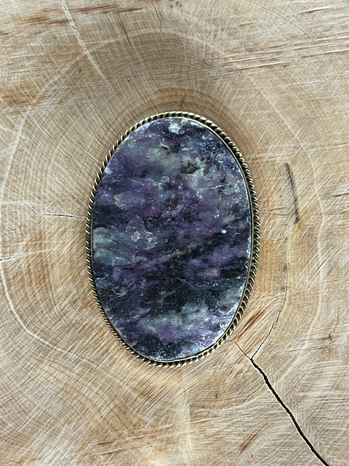 Zoïsite Rubis sertie doré n°D2 (4,2cm x 2,9cm) - Solyluna Macramé