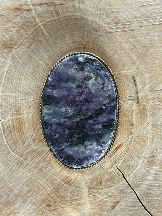 Zoïsite Rubis sertie doré n°D2 (4,2cm x 2,9cm) - Solyluna Macramé