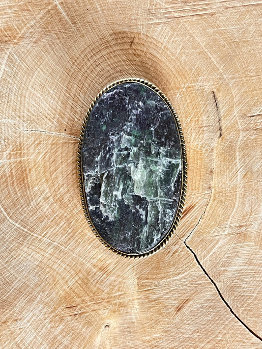 Zoïsite Rubis sertie doré n°D5 (3,8cm x 2,3cm) - Solyluna Macramé